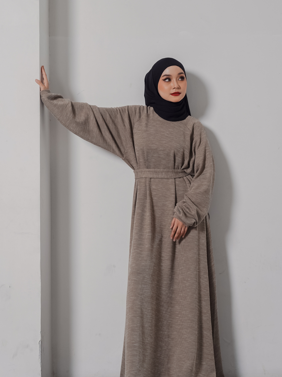 Ribbed Sweaterdress in Olive-Skinned