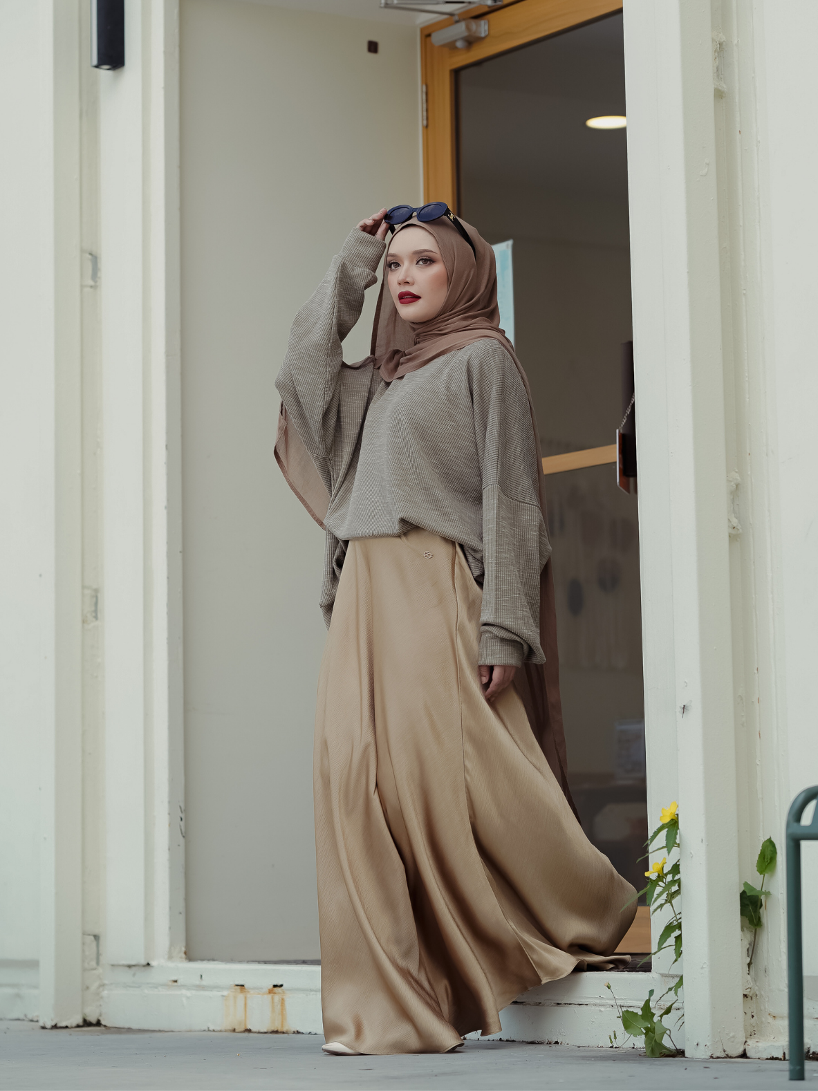 Ribbed Relaxed Sweater in Olive-Skinned