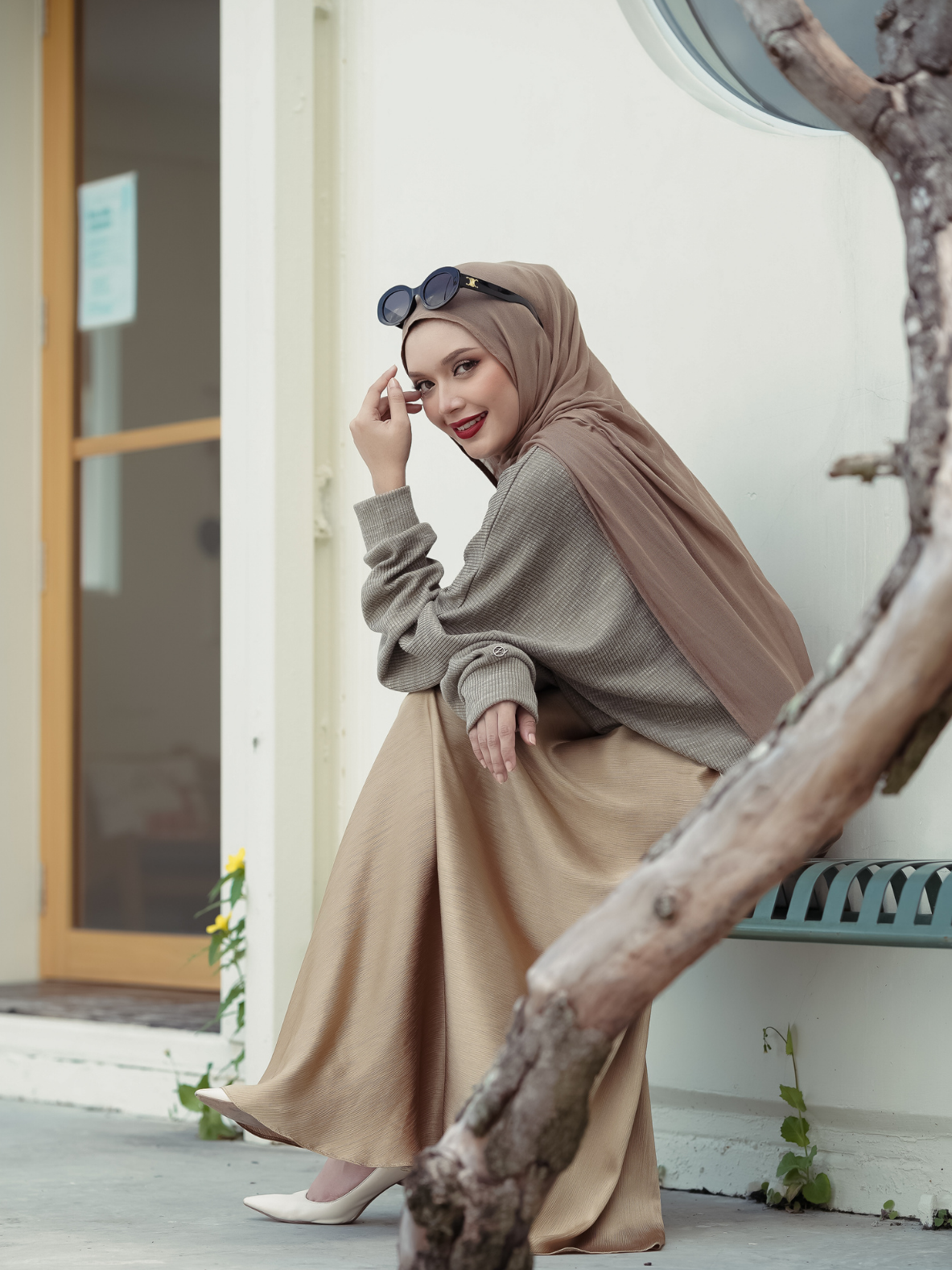 Ribbed Relaxed Sweater in Olive-Skinned
