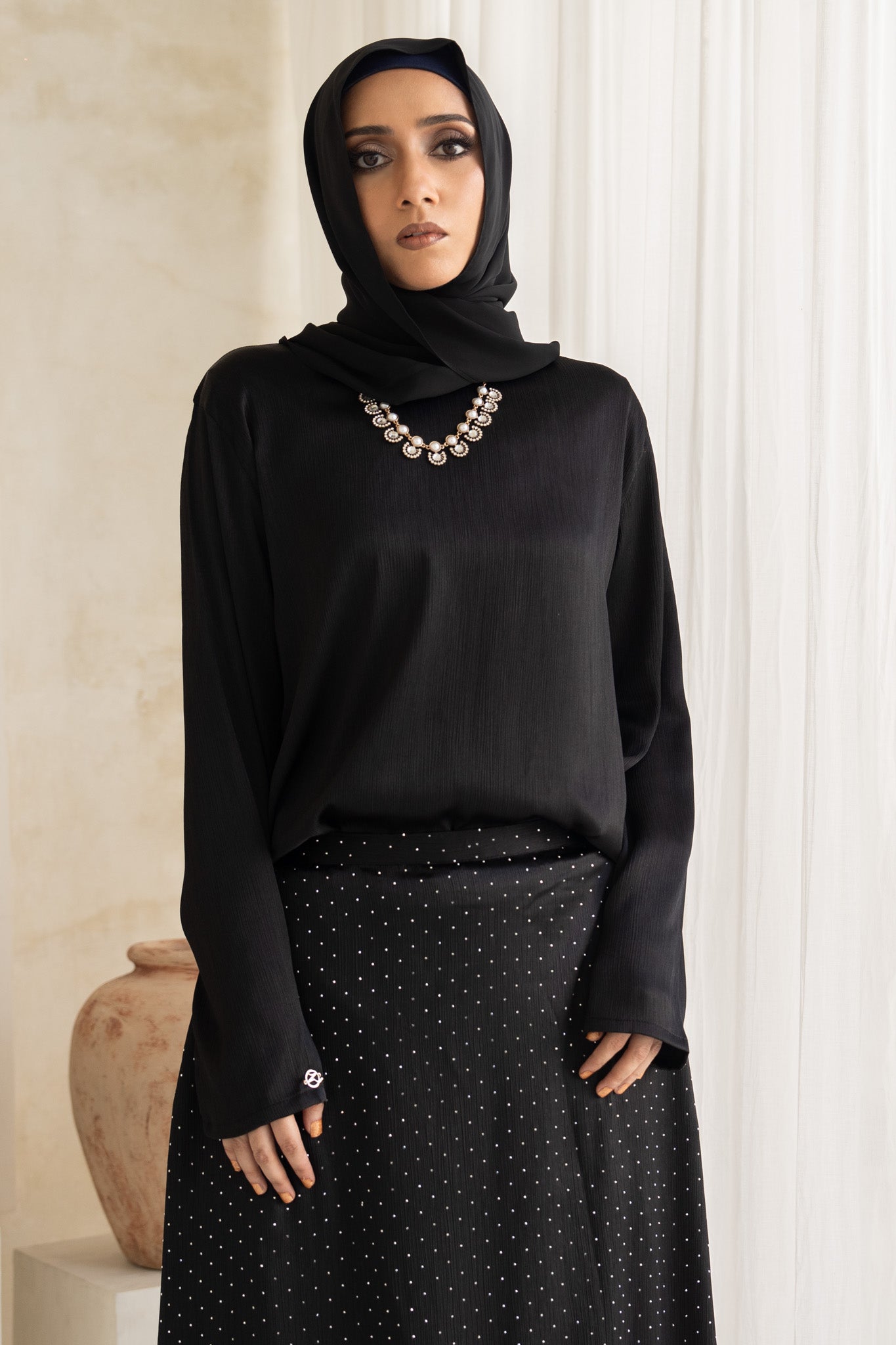 Slim Blouse in Misty Black