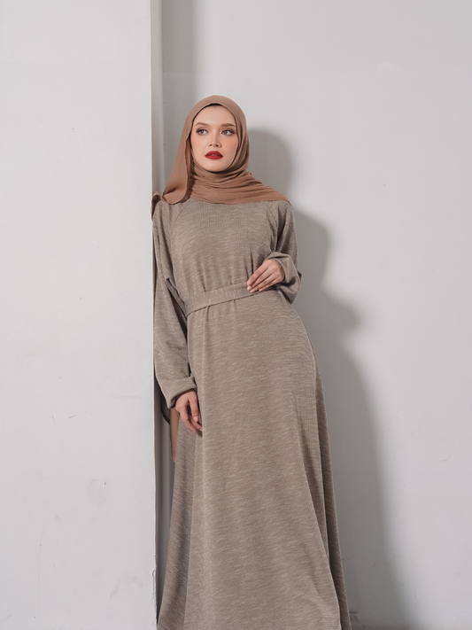 Ribbed Sweaterdress in Olive-Skinned