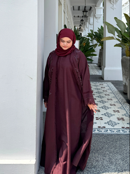 Loura Abaya