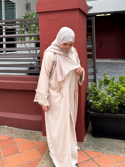 Loura Abaya