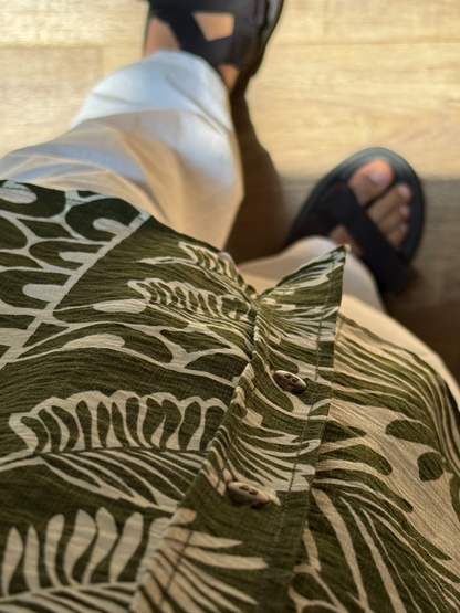 Tropical Linen Shirt in Jungle Leaf
