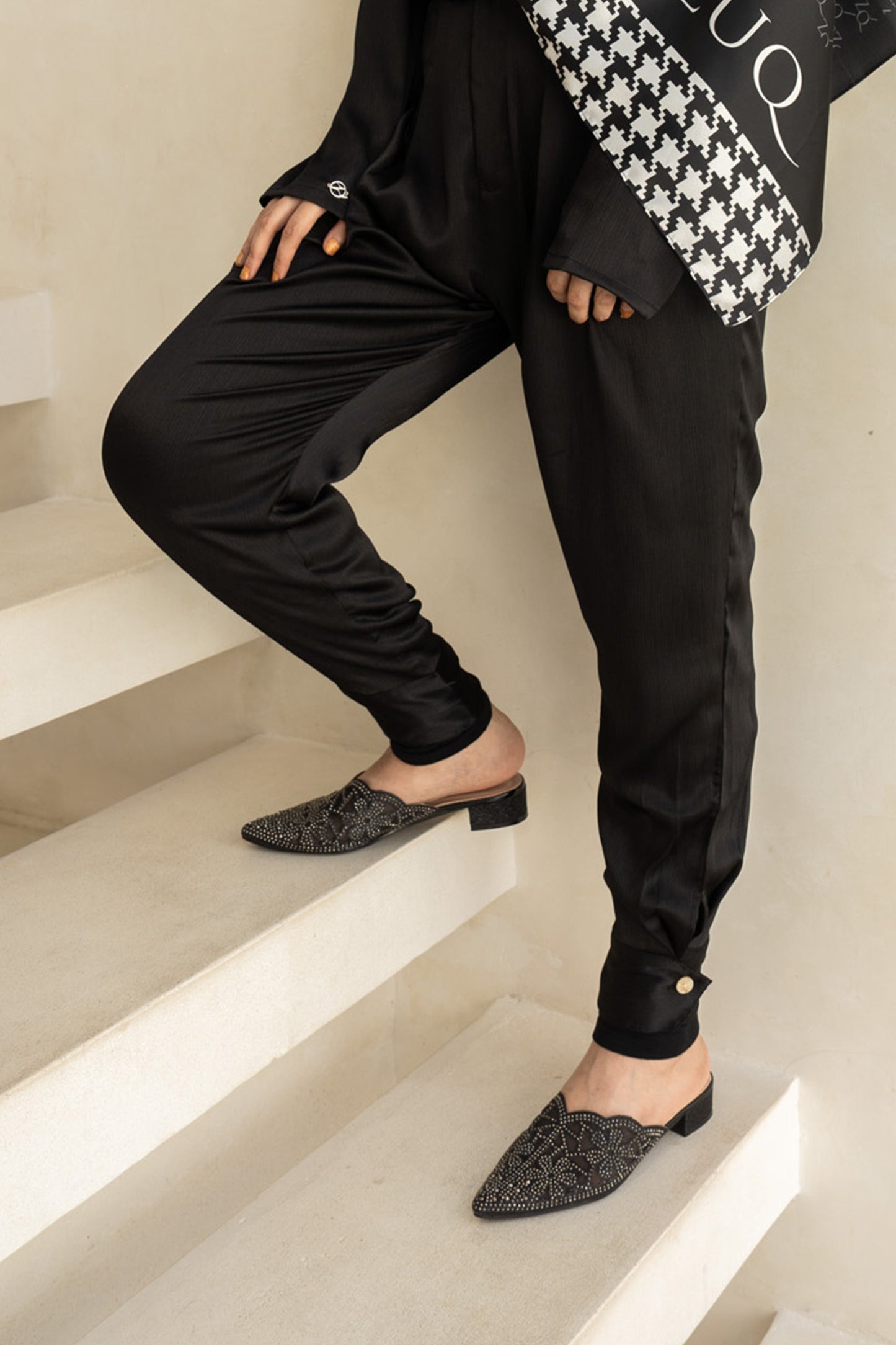 Cuffed Pants in Misty Black & Bliss White