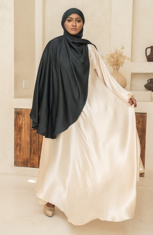 Curve Flowy Maxi Dress in Bliss White