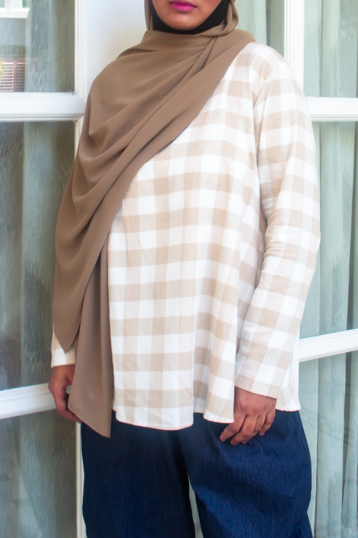 Curve Checkered Wide Top