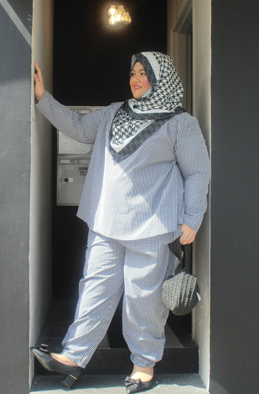 Curve Gingham Flare Top