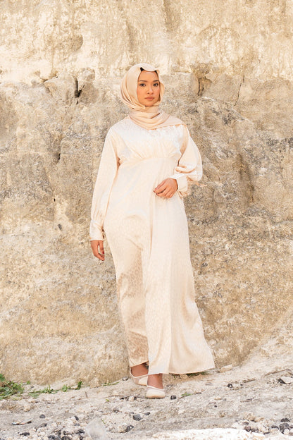 Curve Love of Leopard Billowy Dress in White Velvet